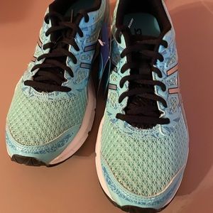 ASICS athletic shoes -brand new